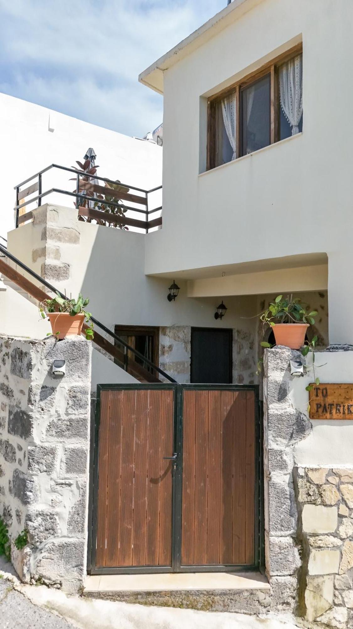 To Patriko Villa Kournás Exteriör bild